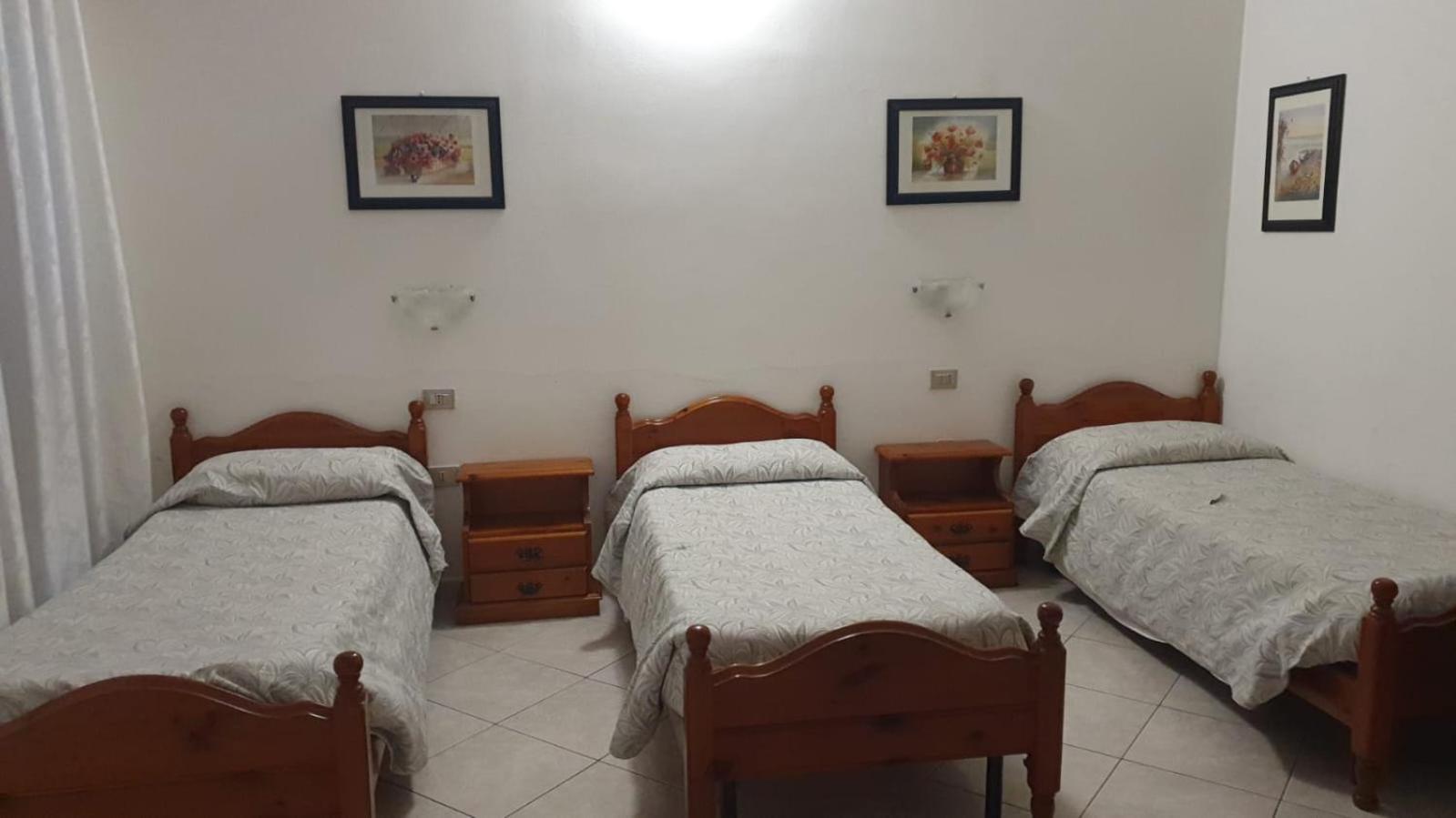 Hotel 4 Mori Cagliari Esterno foto