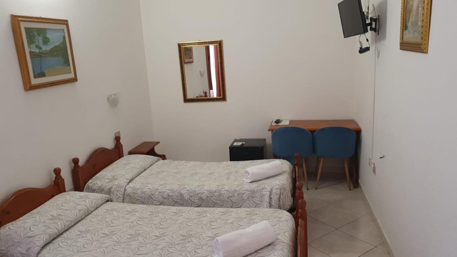 Hotel 4 Mori Cagliari Esterno foto