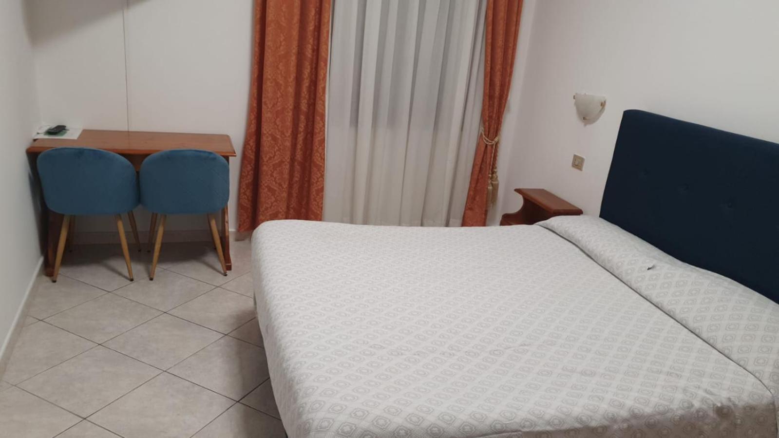 Hotel 4 Mori Cagliari Esterno foto