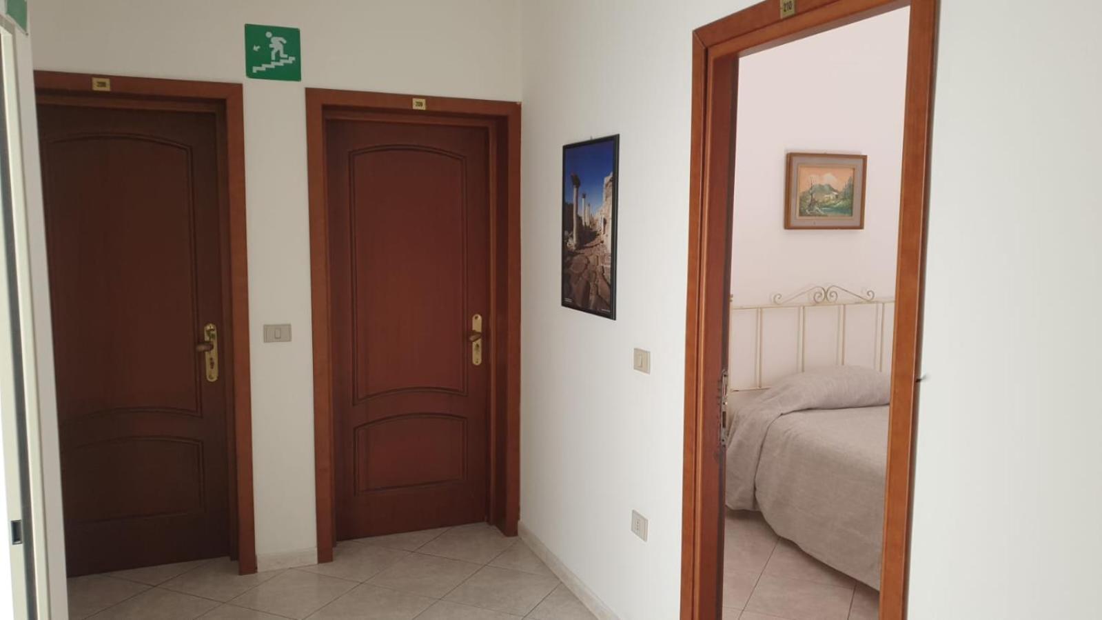 Hotel 4 Mori Cagliari Esterno foto